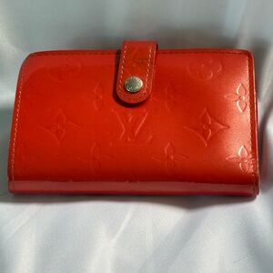 Louis Vuitton Vernis Kisslock Wallet Red Patent Leather Monogram Bifold COA